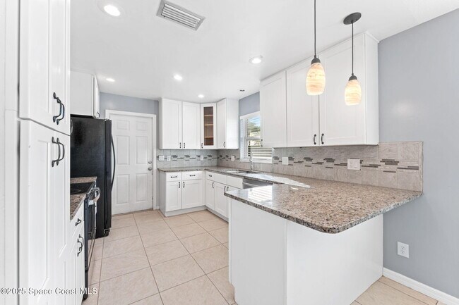 Building Photo - 1565 Venus St