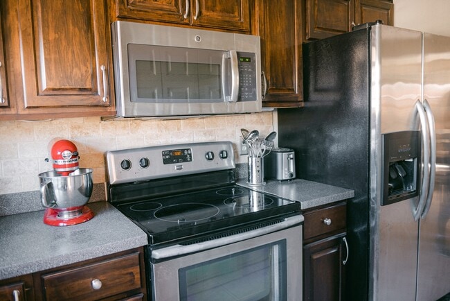 Building Photo - 217 Clearview Pkwy