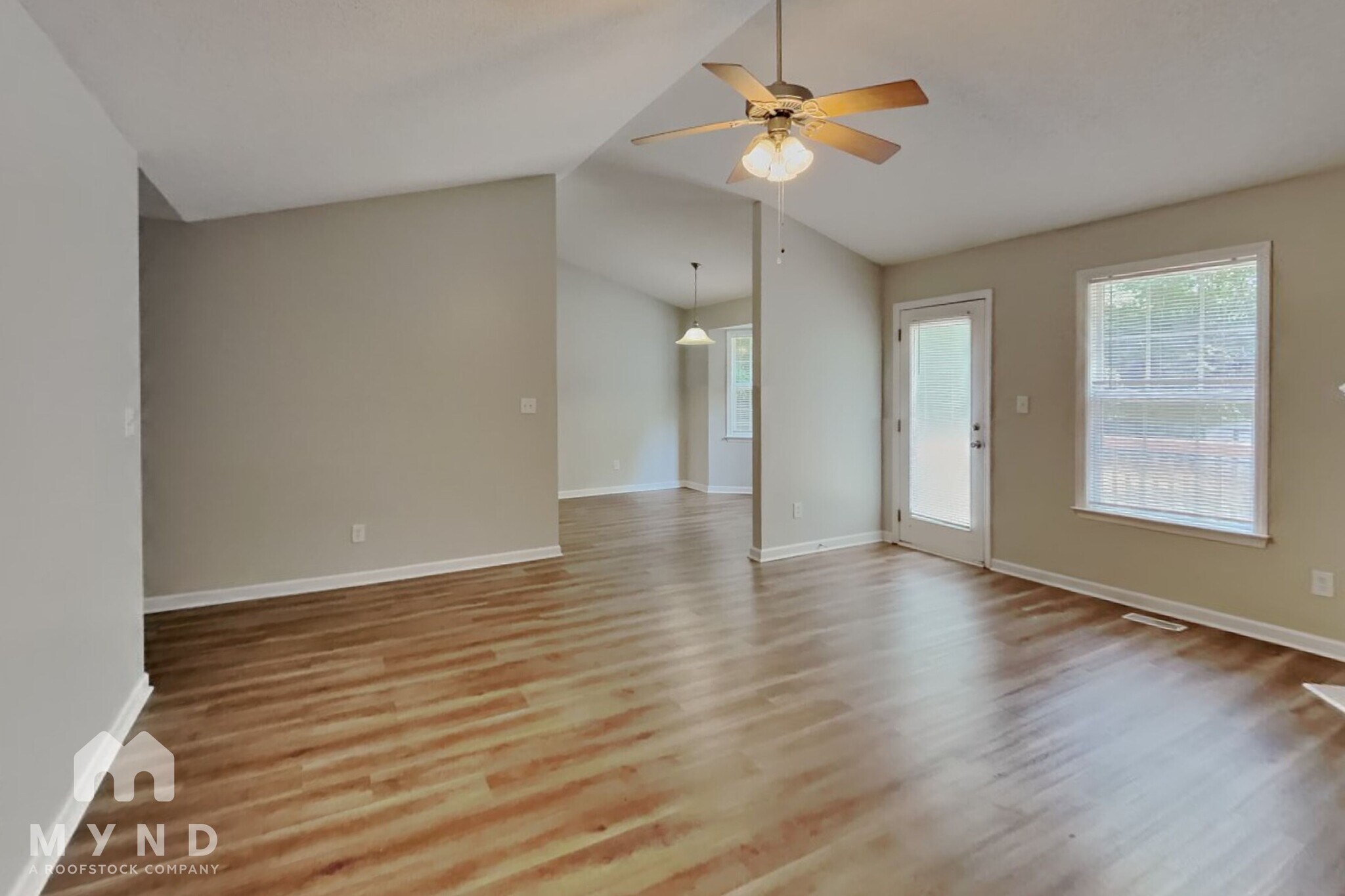 Building Photo - 589 Spaniel Ln