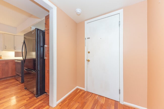 Building Photo - 1915 Geddes Ave