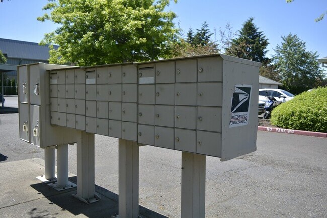 Building Photo - 1235 NW 183rd Ave