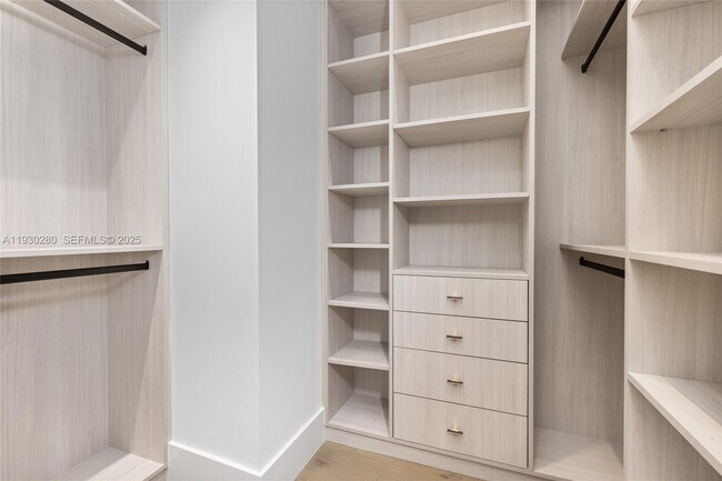 Building Photo - 4024 Bonita Ave