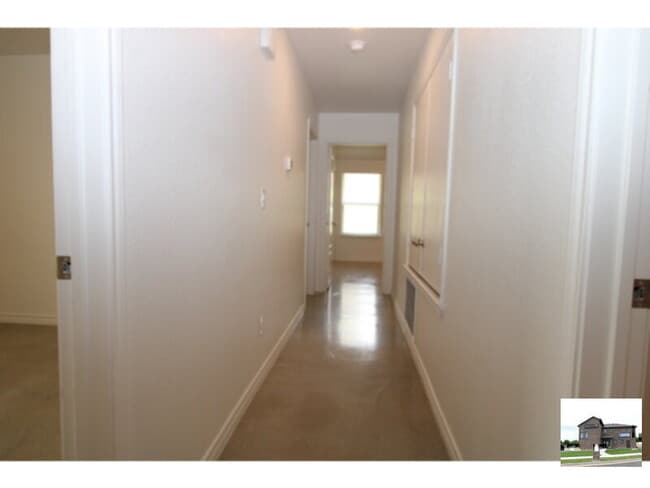 Building Photo - 106 Lost Trl