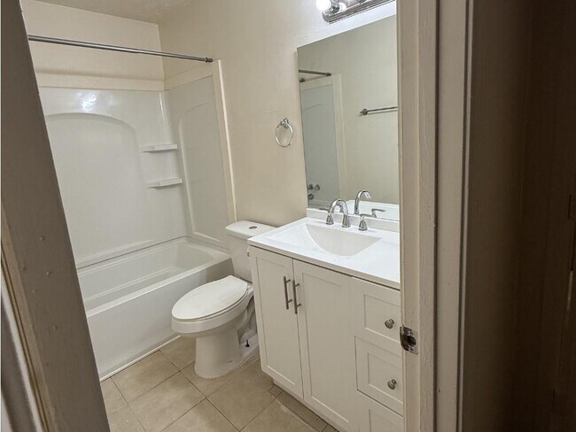 Building Photo - 4429 Coopers Creek Dr SE
