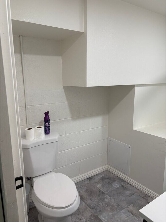 Building Photo - Charming 1 BR 1BA studio for rent.