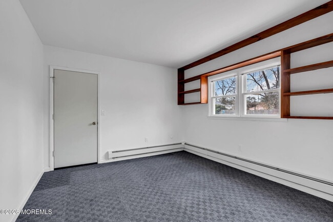 Building Photo - 613 Champlain St