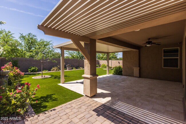 Building Photo - 20673 E Canary Way