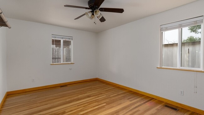 Building Photo - 524A Juniper Dr