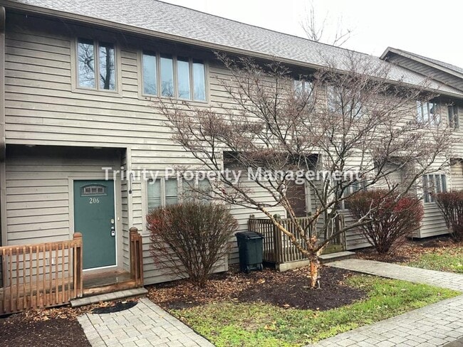 Building Photo - 206 Aaron Smith Dr