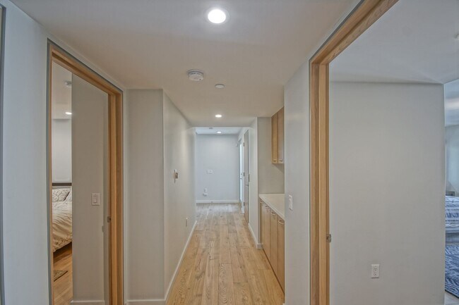 Building Photo - NEWER, LUXURIOUS & MODERN, 2920 SQ FT HOME W/ HIGH END DETAILS, AMAZING DECK/BALCONY SPACE, 2-CAR...