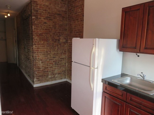 Building Photo - 413 Greene Ave