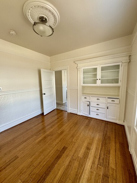 Building Photo - 3154 26th St