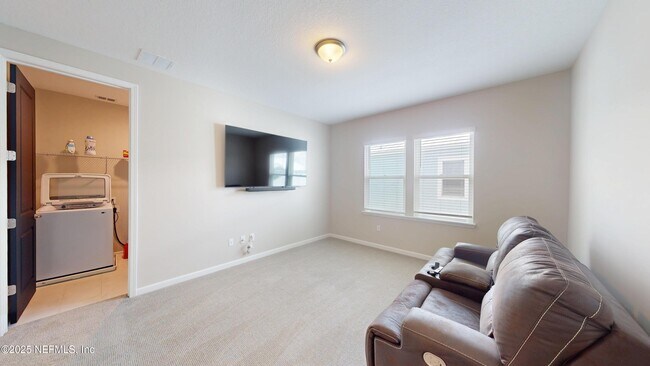 Building Photo - 335 Rum Runner Wy