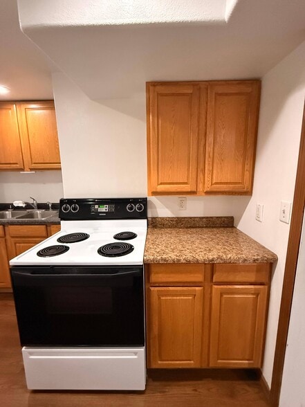 Kitchen View 5 - 1011 5th Ave SE