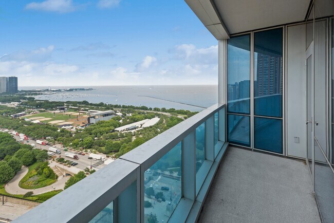 Building Photo - 1211 S Prairie Ave