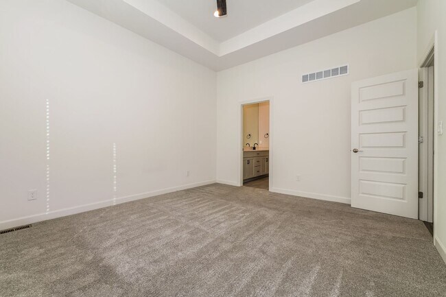 Building Photo - 16173 Fontana St