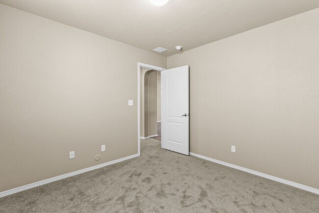 Building Photo - "Charming 3-Bed, 2-Bath Oasis on Dust Storm Lane – Spacious 1,596 Sq Ft Home in El Paso!"