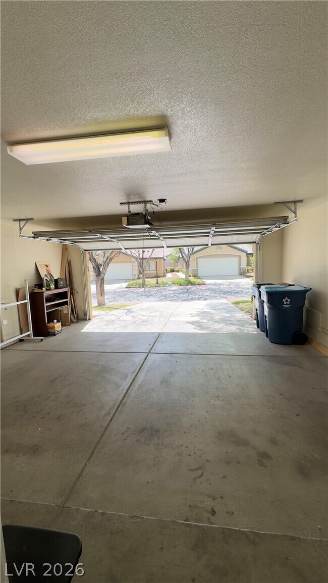 Building Photo - 10218 Birch Bluff Ln