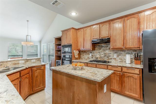 Building Photo - 720 Hardwood Dr