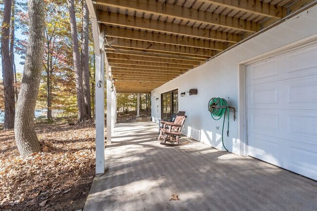 Building Photo - 126 Parks Mill Dr
