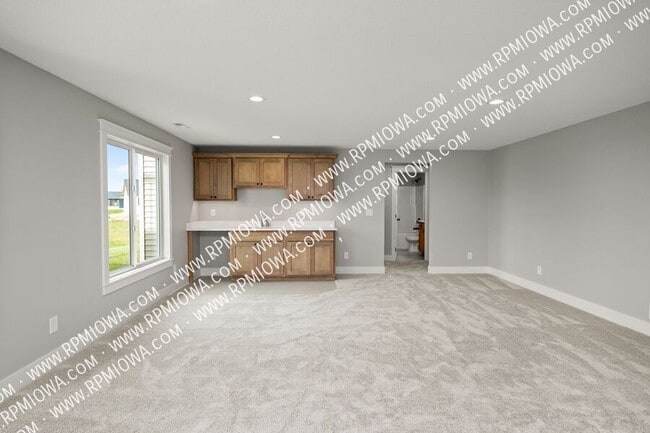 Building Photo - 326 29th St SW