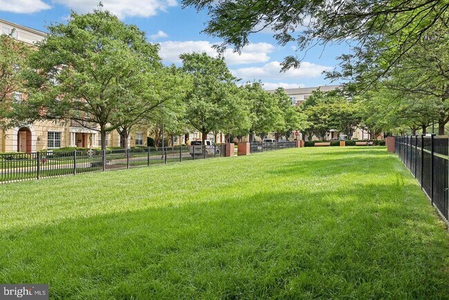 Building Photo - 19441 Promenade Dr