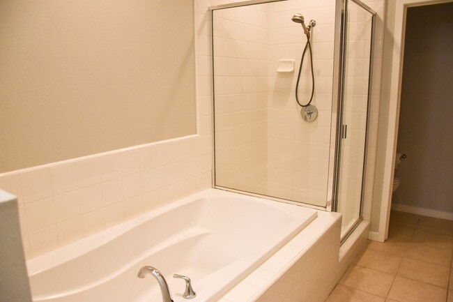 Building Photo - 507 W Maple Ave