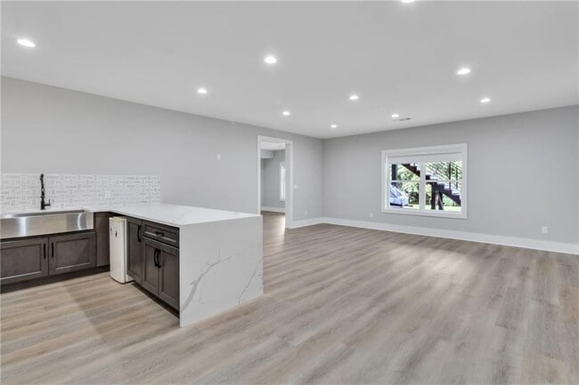 Building Photo - 3671 Hamilton Mill Rd