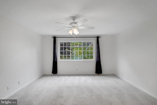 Building Photo - 1309 N Van Dorn St