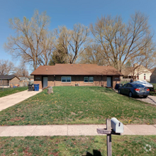 Building Photo - East Side 2 BDRM Duplex