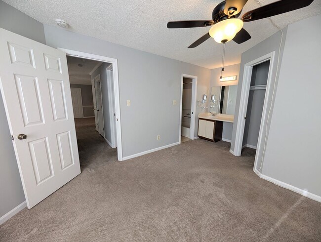 Building Photo - 109 Stratford Dr