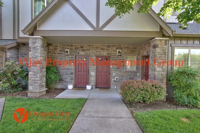 Building Photo - 825 NE Wheelock Pl