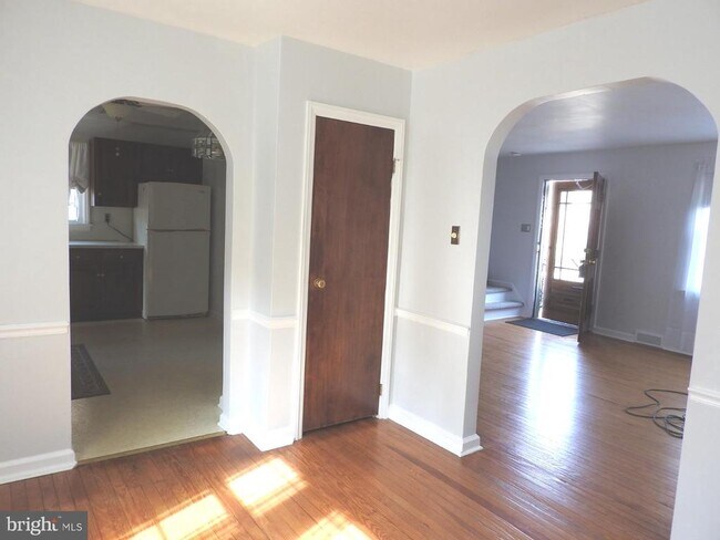 Building Photo - 110 Cambridge Ave