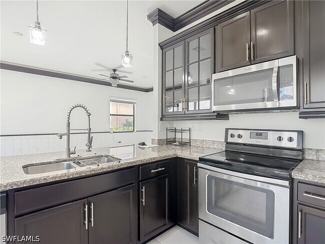 Building Photo - 5462 Useppa Dr