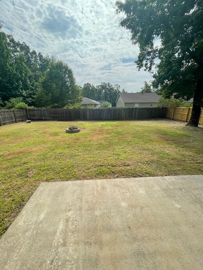 Building Photo - Convenient Sherwood Location