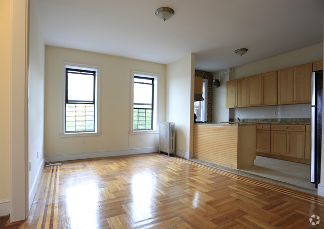 Living Room 2br - 7 E Gun Hill Rd