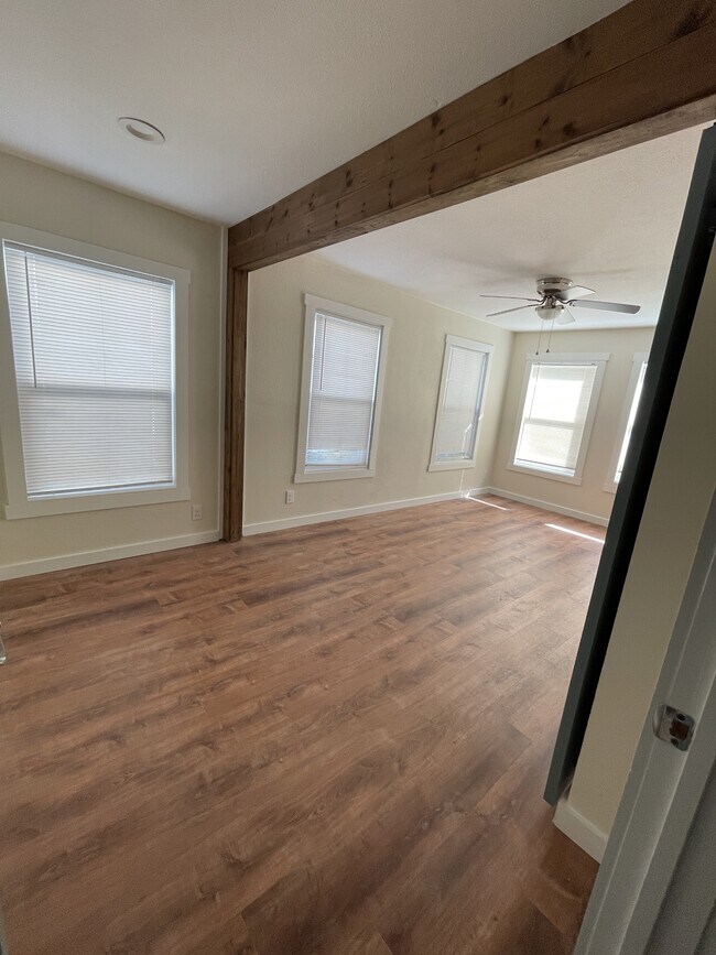 Building Photo - 226 Venice St