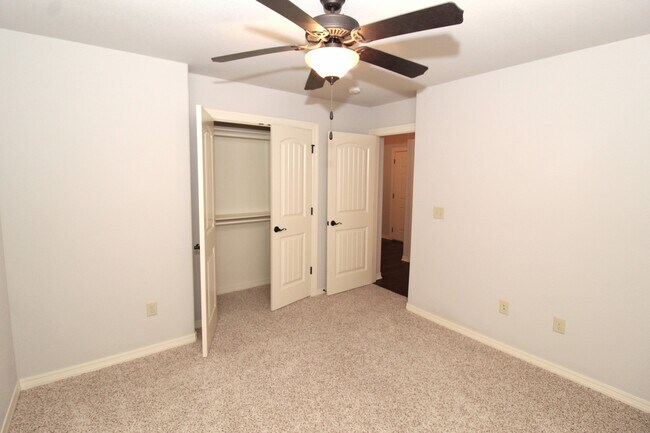 Building Photo - 3038 W Verona Ln