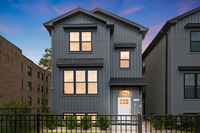 Building Photo - 6418 S Champlain Ave