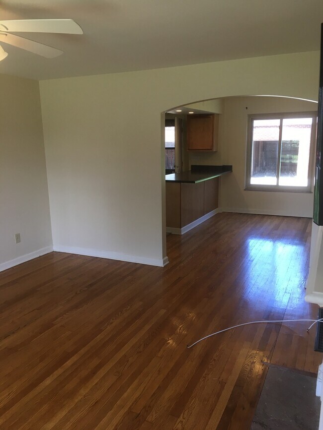 Building Photo - 1869 N Star Rd