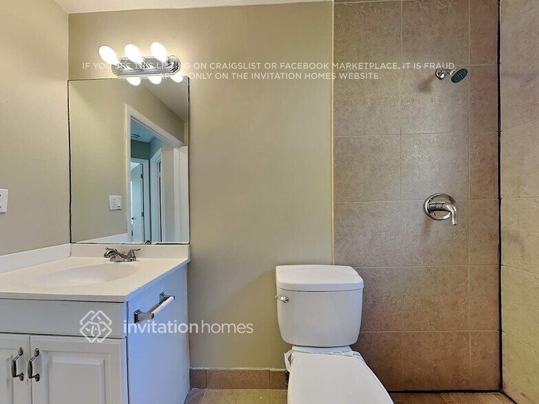 Building Photo - 7215 SW 42nd Ct