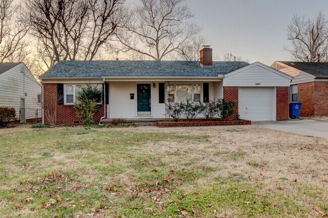 Building Photo - 3 Bed | 1 Bath  | Midtown Tulsa | Early Au...