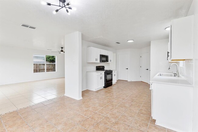 Building Photo - 9031 Aspen Trace Ln