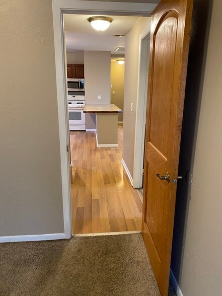 Building Photo - 3006 Emerson Avenue N #2