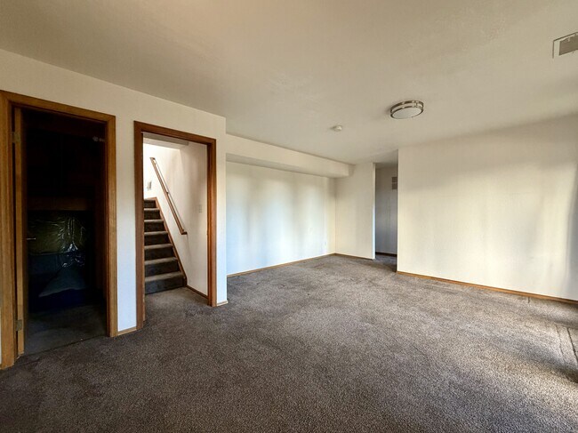 Building Photo - 73 Sunlight Ln