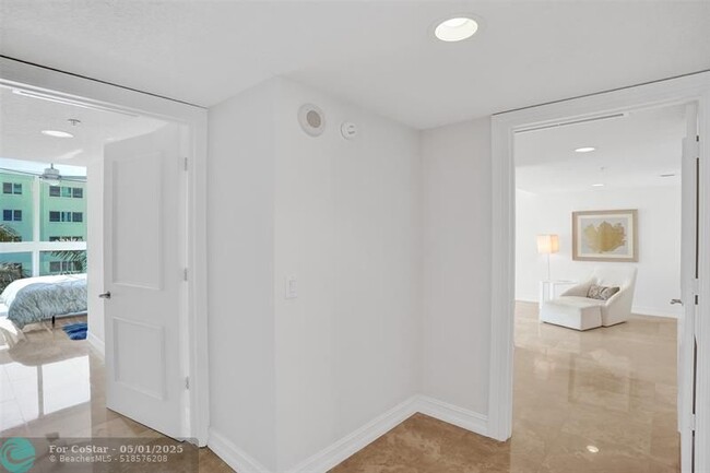 Building Photo - 715 Bayshore Dr