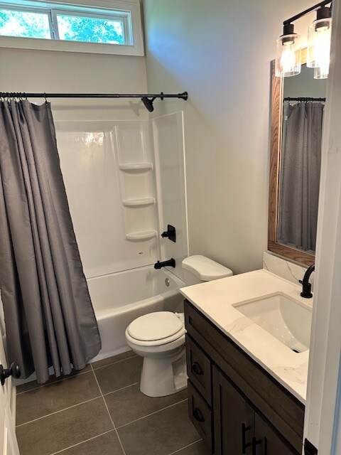 Second Bath - 4493 Winn St