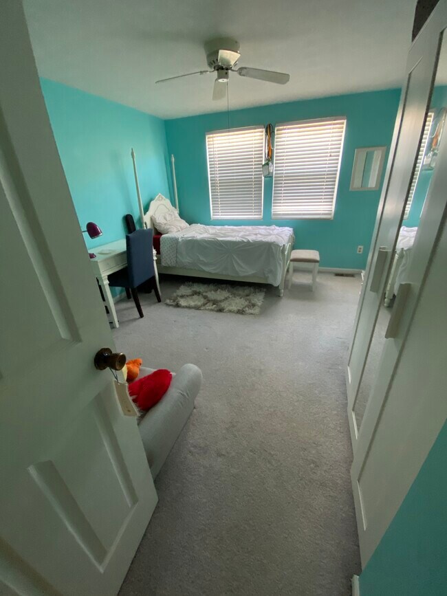 3rd bedroom - 10939 Barrington Ct