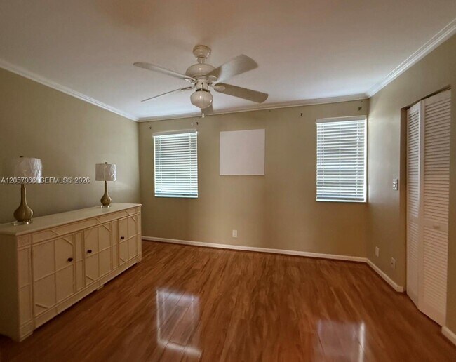 Building Photo - 773 Crystal Lake Dr