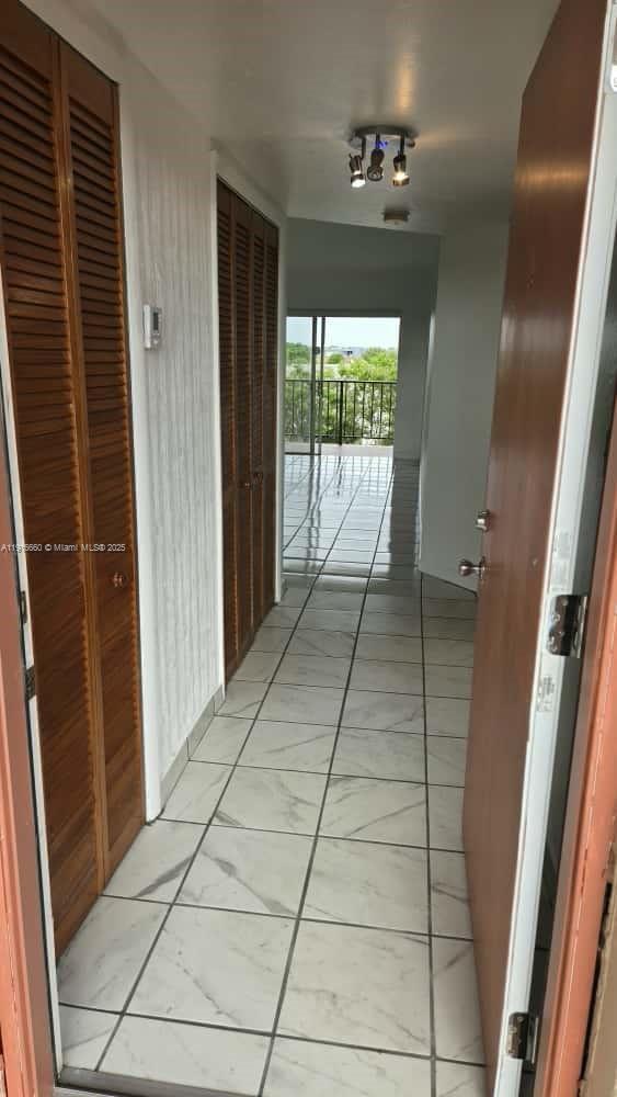 Building Photo - 13707 Kendale Lakes Cir